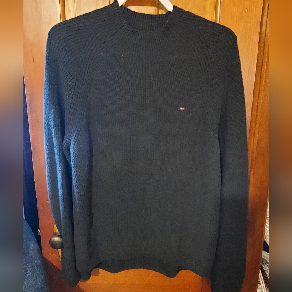 Tommy Hilfiger sweater size L black. Runs a little big